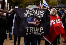 worshippers-concert-Sean-Feucht-National-Mall-2020.jpg